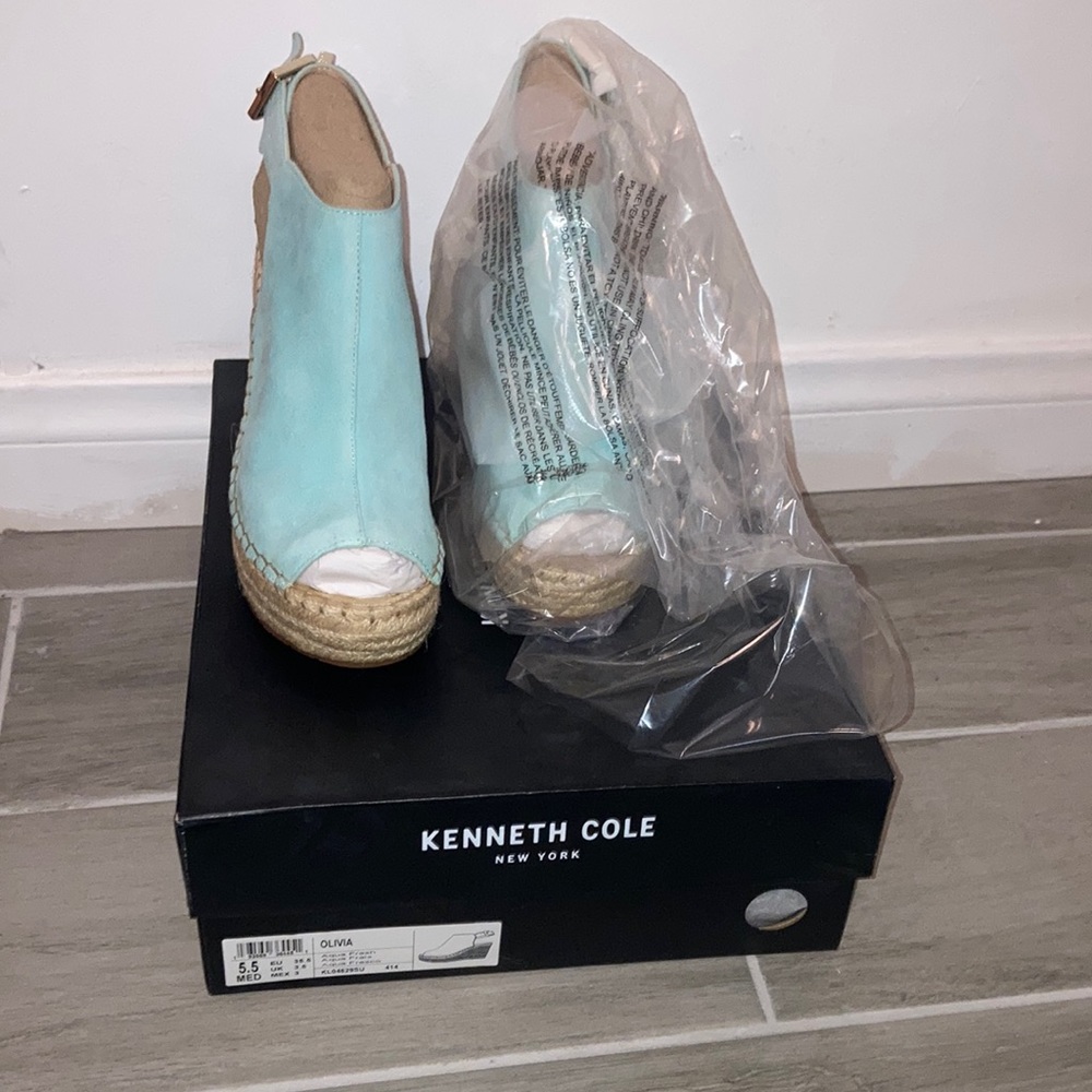 Aqua wedge size 5.5